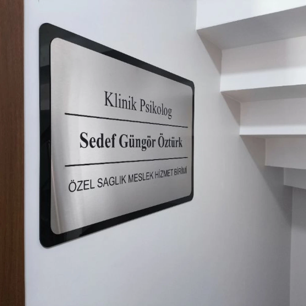 Kapı tabelasi
