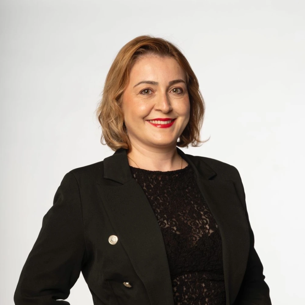 Ebru Çömlekçi