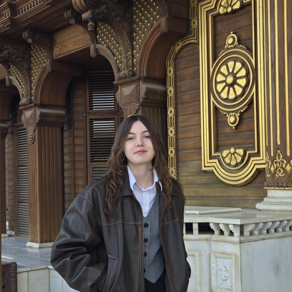 Ebru Özçelik