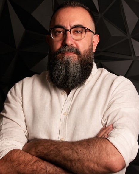 Vahik M. Lee